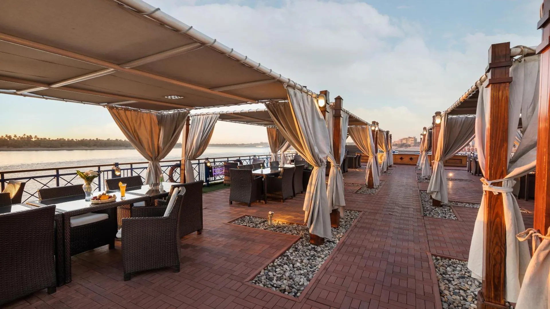 M/S Esmeralda Nile Cruise - 4 Or 7 Nights From Luxor Each Monday And 03 Nights From Aswan Each Friday