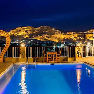 酒店 Thebes, 樂蜀